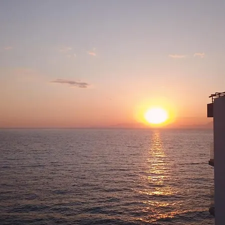 Sunrise Luxury Rhodes מלון